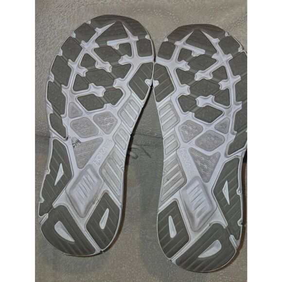 Hoka Arahi 7, mint/cream size 12.5 mens